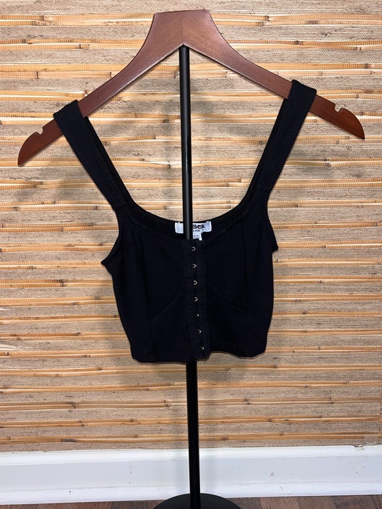RSQ Tops - RSQ Black Hook and Eye Clasp Crop Top Size XS